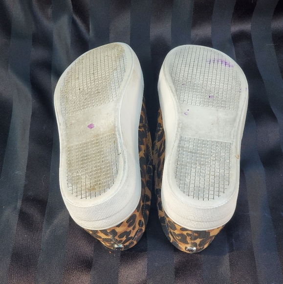EUC Steve Madden Slip on Sneakers - Cheeta Print - Picture 6 of 8